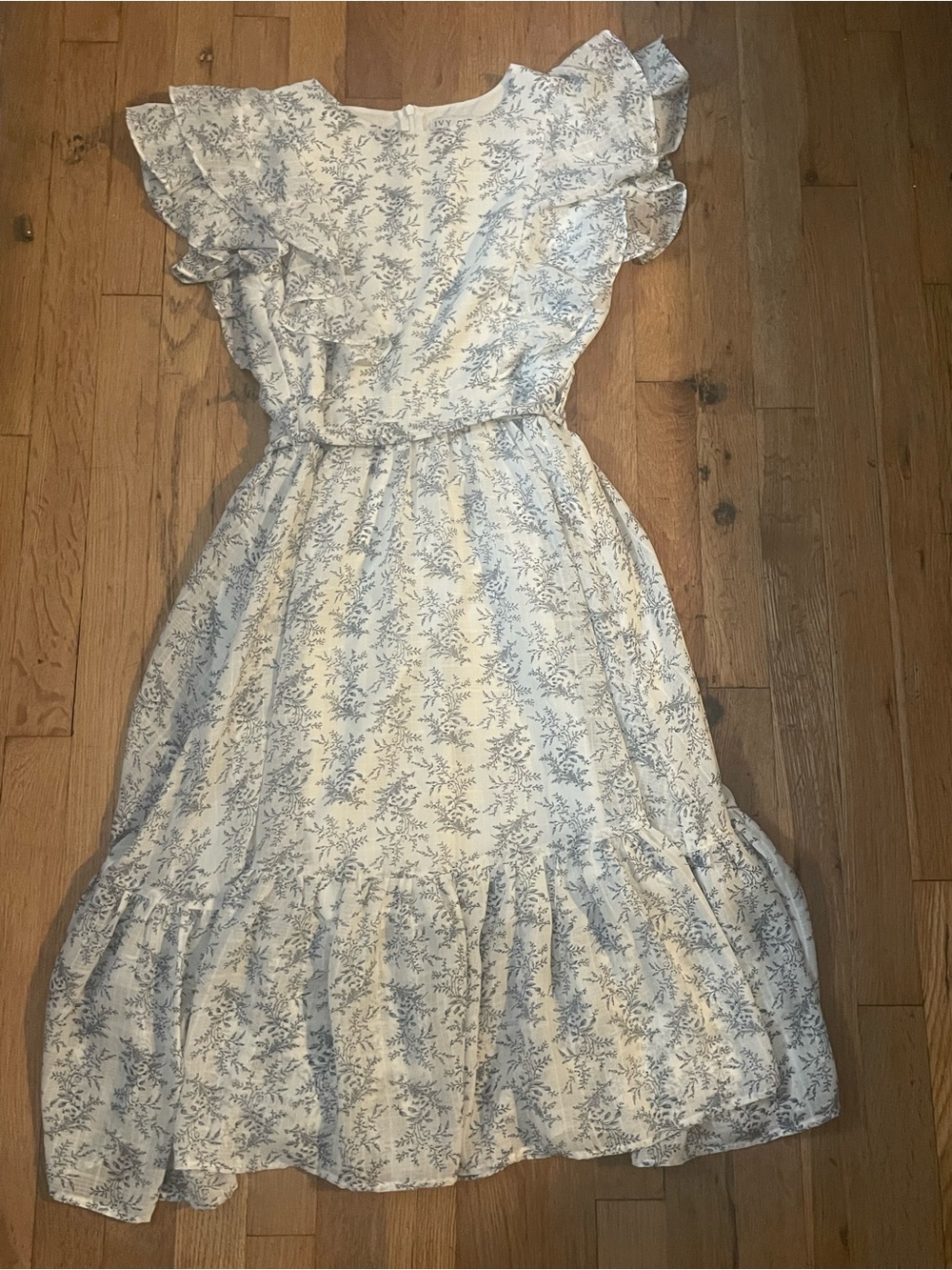 Ivy City Co Clary Dress in Blue & White Floral Tie Waist